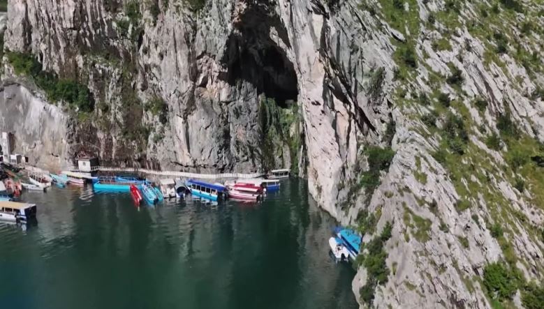 Humb jetën një 39-vjeçare nga Franca në Liqenin e Komanit