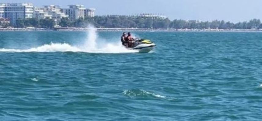 U përplasen me "Jet Ski" në një shkëmb, lëndohen babai dhe dy vajzat