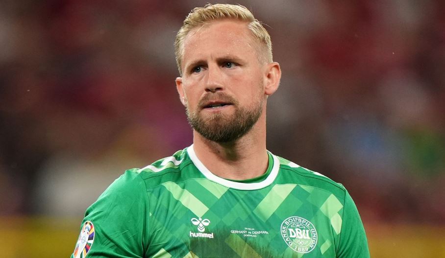 Schmeichel shkon te Celticët