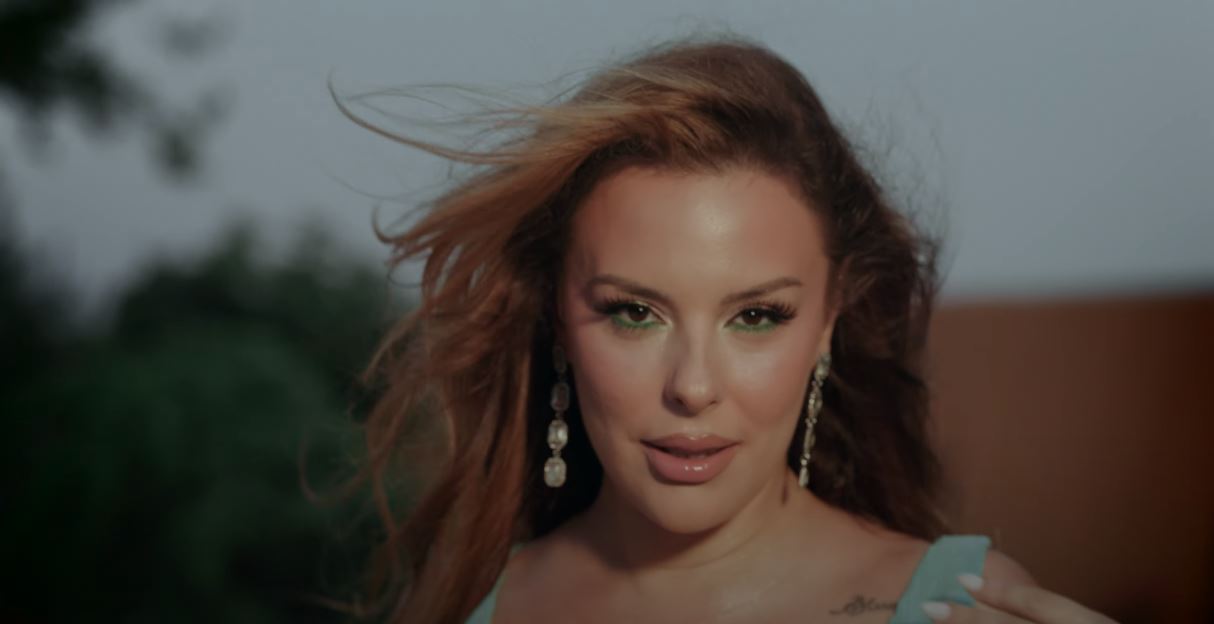 "Habibi" nga Anxhela Peristeri vjen në gjuhën greke (VIDEO)