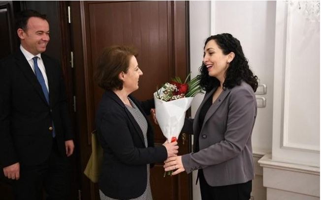 Presidentja Vjosa Osmani dhe ministrja e Puneve te Jashtme, Donika Gervalla