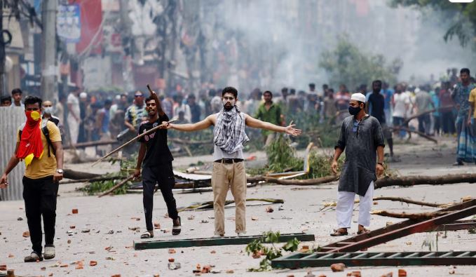 Protestat e studentëve në Bangladesh, për një javë vriten mbi 100 persona