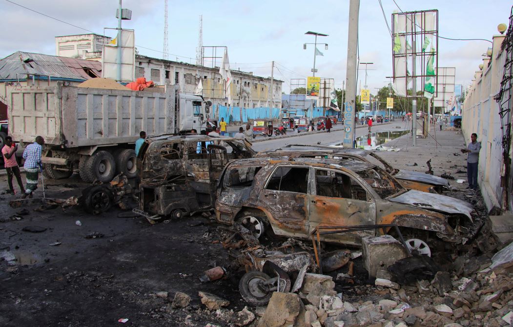 Një makinë bombë vret pesë persona jashtë restorantit në kryeqytetin e Somalisë