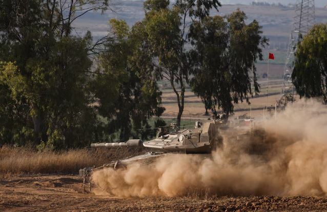 Tanket izraelite, foto nga Reuters