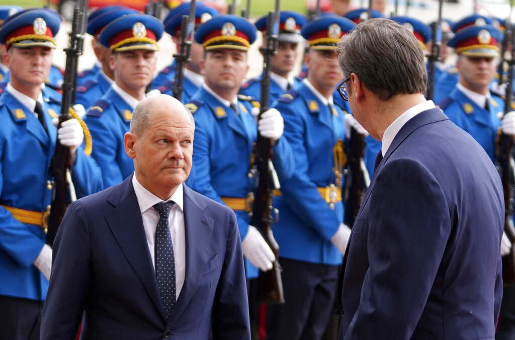 “Politico”: Scholzi në një takim të rrallë me Vuçiqin e izoluar për marrëveshjen e litiumit