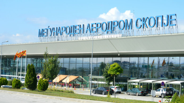 “Alsat”: Presidentja Osmani edhe në dy raste ka refuzuar kontrollin e bagazhit personal në Aeroportin e Shkupit