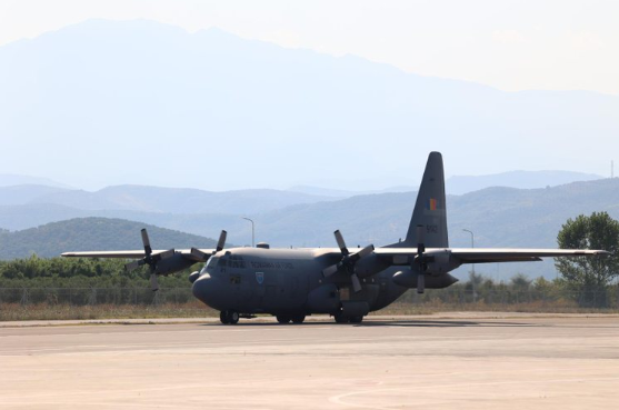 Mbërrijnë në Shqipëri dy avionë rumunë për ndërhyrje në vatrat më kritike të zjarreve