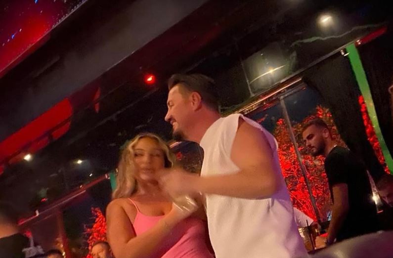 U përfol se Blero u ribashkua me “bebin”, reagon për herë të parë këngëtari