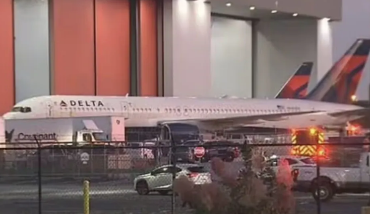 Shpërthen goma e Boeing 757 në Atlanta, vret dy persona