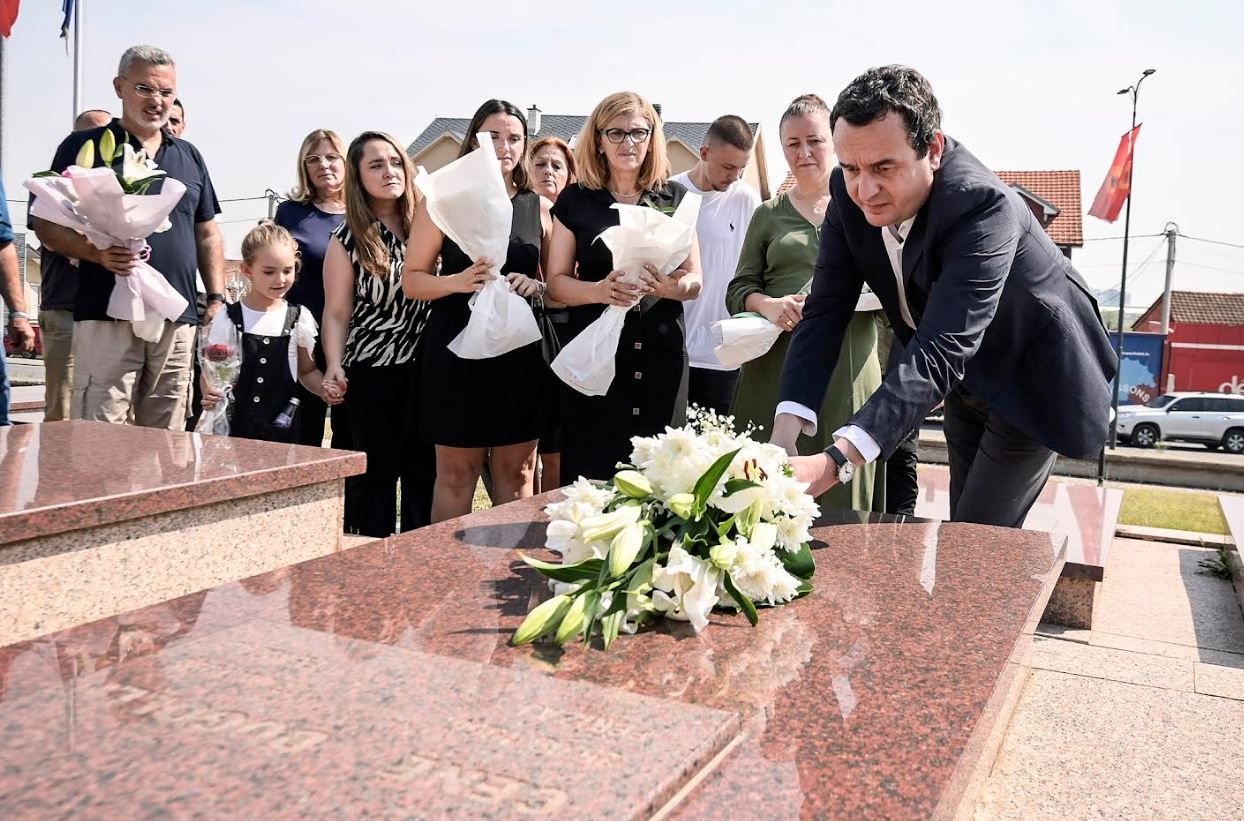 Prime Minister Albin Kurti pays homage at the grave of martyr Cenë Dugolli