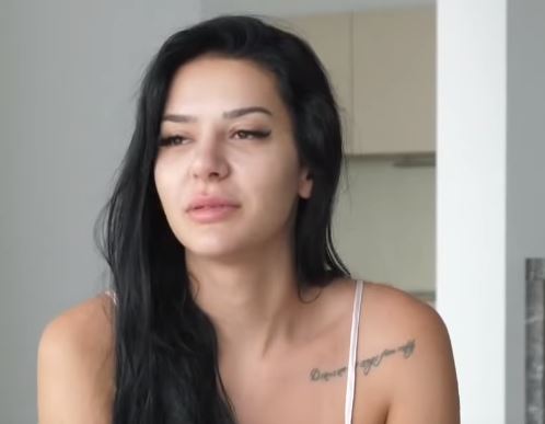 Efi në zi, humb gjyshin e saj