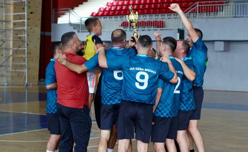 Në nder të 25-vjetorit të themelimit të policisë, u organizuan gara sportive