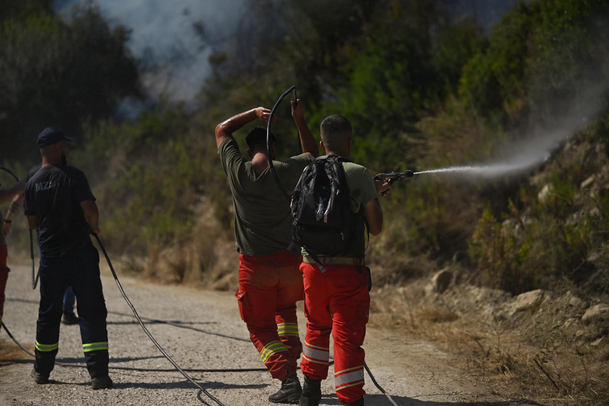 Shqipëri, situata më e qetë me zjarret që shpërthyen