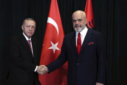 Ambasadori turk në Shqipëri: Mbështetja e Turqisë për mbrojtje do të forcohet
