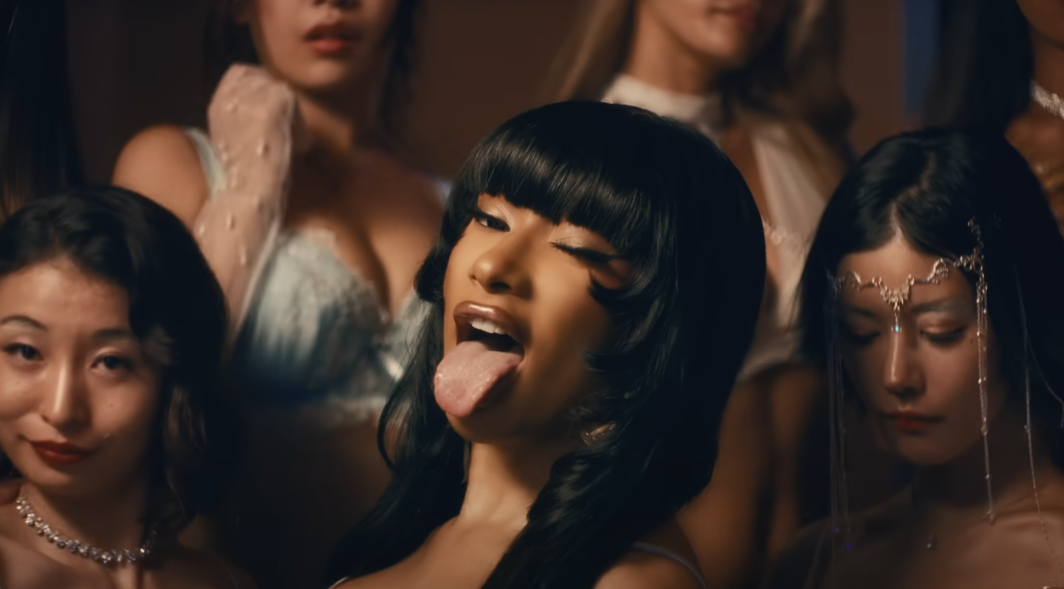 “Mamushi” i Megan Thee Stallion, trendi i kësaj vere