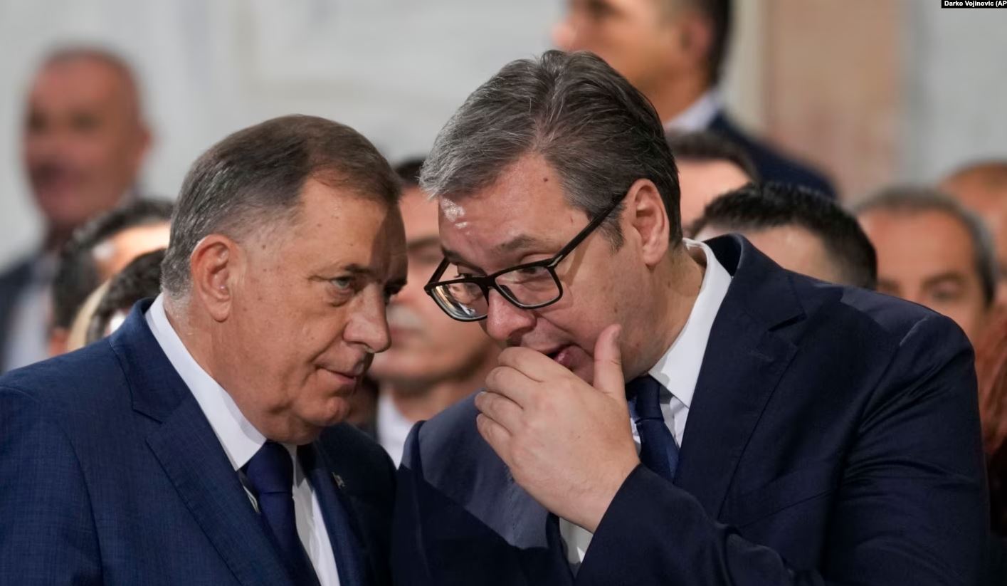Vuçiq pret Dodikun, diskutojnë për çështje globale dhe rajonale