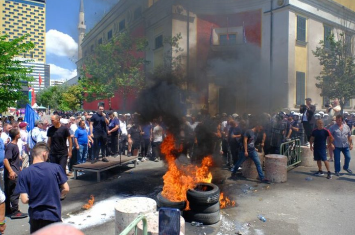 Dorëheqja e Veliajt - sërish protestë në Tiranë, këto rrugë pritet të bllokohen
