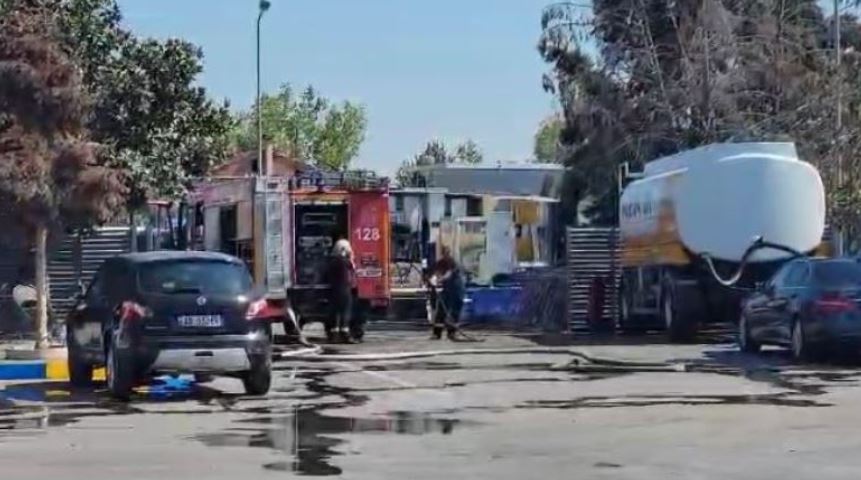 Vdes 35-vjeçari në Shqipëri, u lëndua rëndë nga shpërthimi i autobotit me karburant