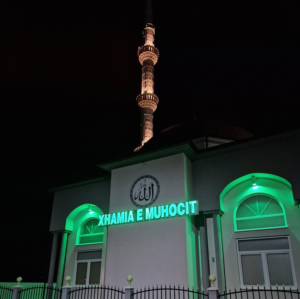 Hajnat ia mësyjnë xhamisë në Ferizaj
