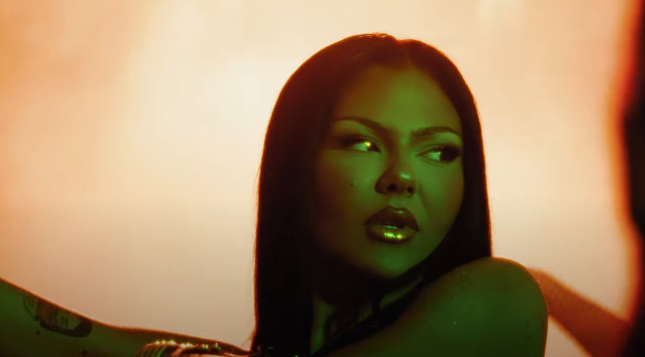 “Whine”, thotë Ya Nina në këngën e re