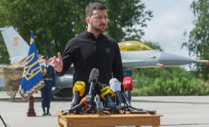 Pilotët ukrainas nisin fluturimet me avionët luftarakë F-16 të prodhuar nga ShBA-ja