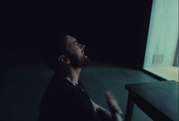 Eminem publikon këngë të re (VIDEO)