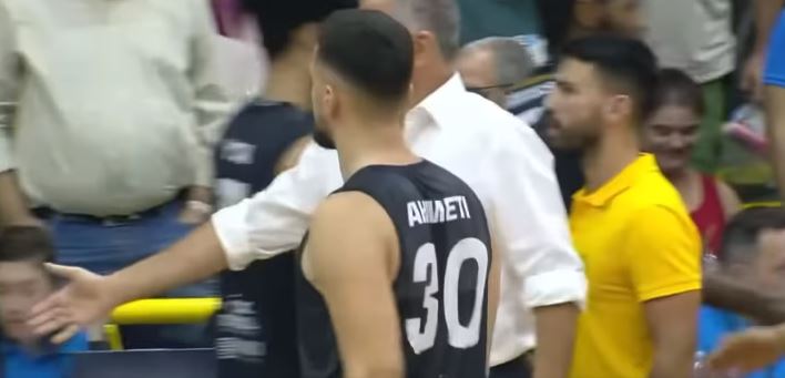"Kosova është Serbi", basketbollisti i Pejës nuk ia zgjati dorën kundërshtarit që e shkroi këtë