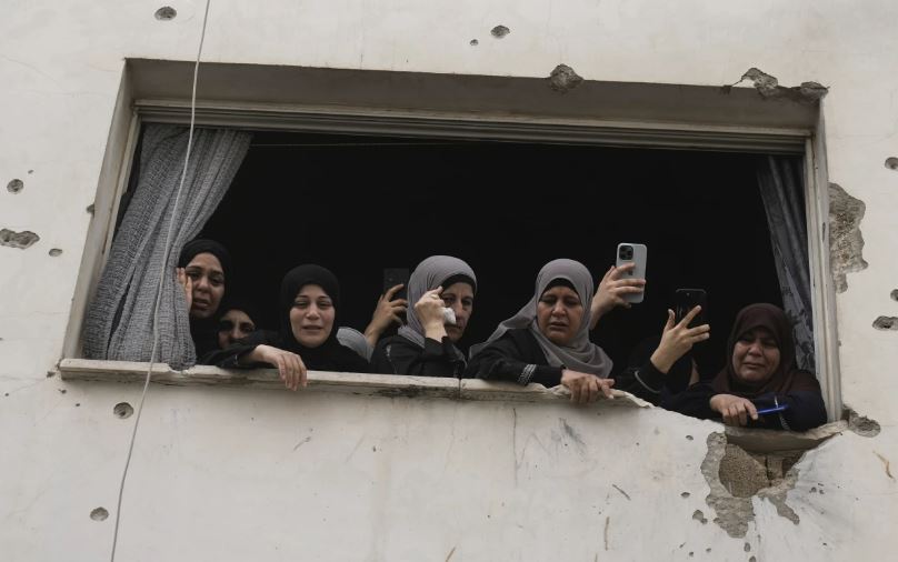 Izraeli tërhiqet nga kampet e refugjatëve në Bregun Perëndimor