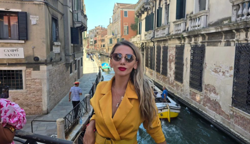 Gresa Behluli lajmërohet nga Venecia