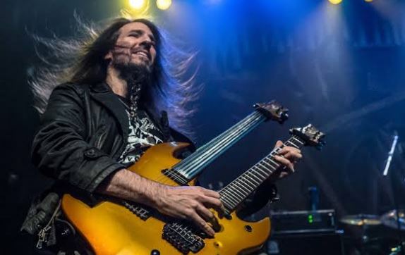 Ish-kitaristi i grupit “Guns N’ Roses”, performon himnin e Kosovës në “Hardh Fest”
