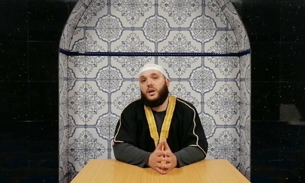 Predikuesi “selafist” nga Kosova ankohet kundër dëbimit të tij nga Gjermania