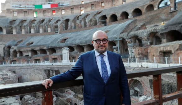Ministri i Kulturës i Italisë jep dorëheqje, shkak ish e dashura – i kërkon falje gruas