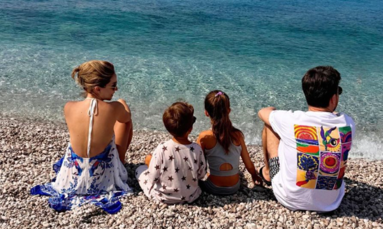 Miriami dhe Albani publikojnë fotografitë më të bukura nga pushimet me fëmijët