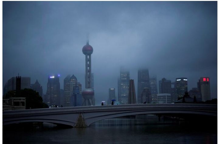 Shangai përgatitet për goditje direkte nga tajfuni Bebinca