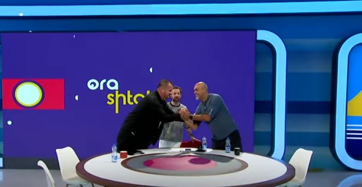 Ora 7 "pajton" Deçanin dhe Prizrenin (VIDEO)