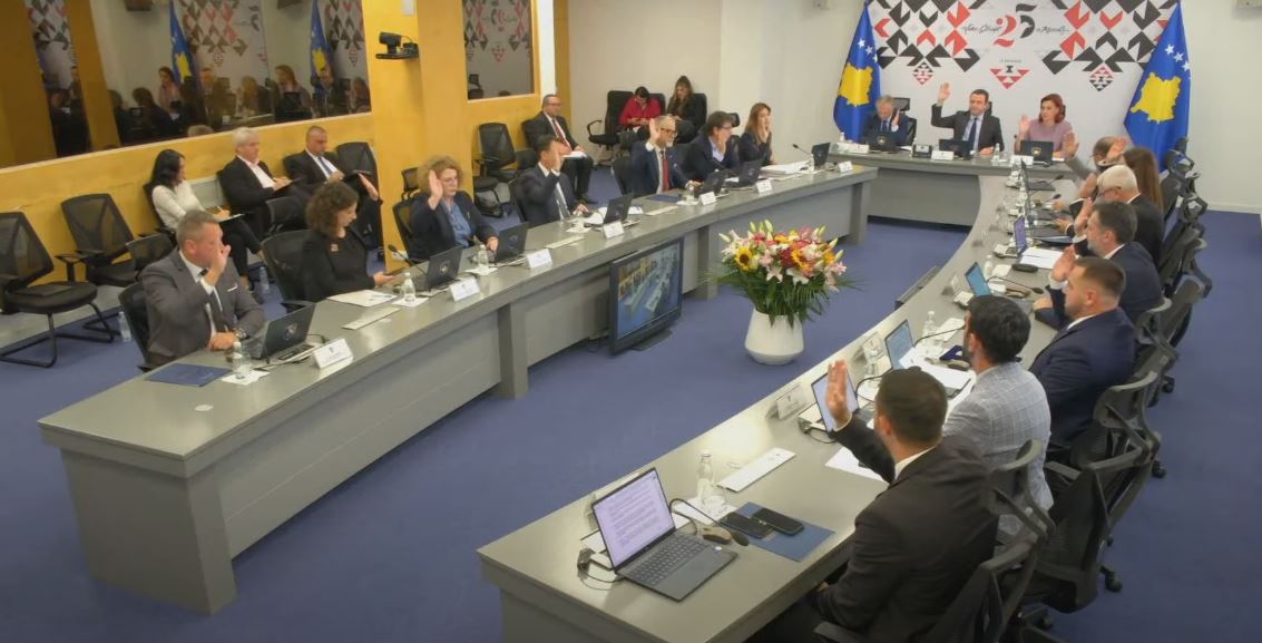 Pamje nga mbledhja e 220 e Qeverisë së Kosovës.