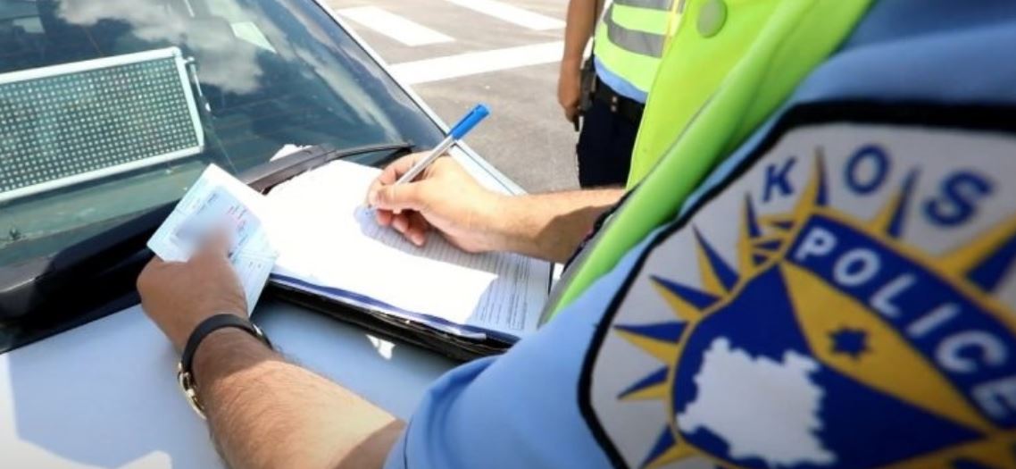 Mbi 2 mijë gjoba trafiku për një ditë në Kosovë