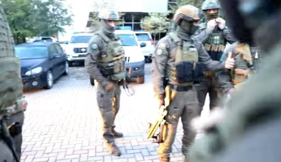 Ky është grupi i dyshuar për fajde që u kap në Prishtinë (VIDEO)