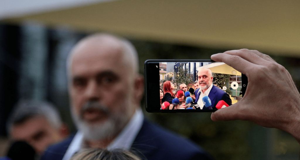 Rama nis takimet me kryetarët e komunave, temë organizimi për Zgjedhjet 2025
