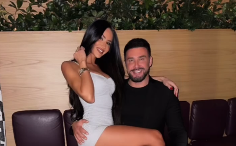 Arkiv: Robert Berisha me të dashurën e tij.