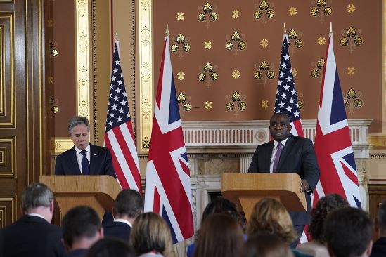 Blinken pas takimit Lammy: Ramë dakord për shumë se 90% të çështjeve të armëpushimit në Gaza