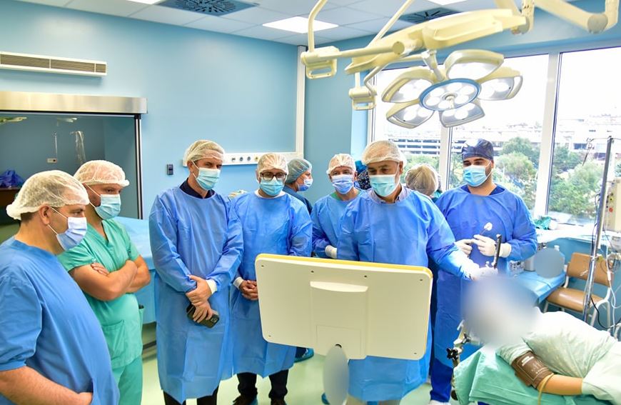 ShSKUK: Në Klinikën e Neurokirurgjisë po vazhdojnë operacionet me teknologji moderne