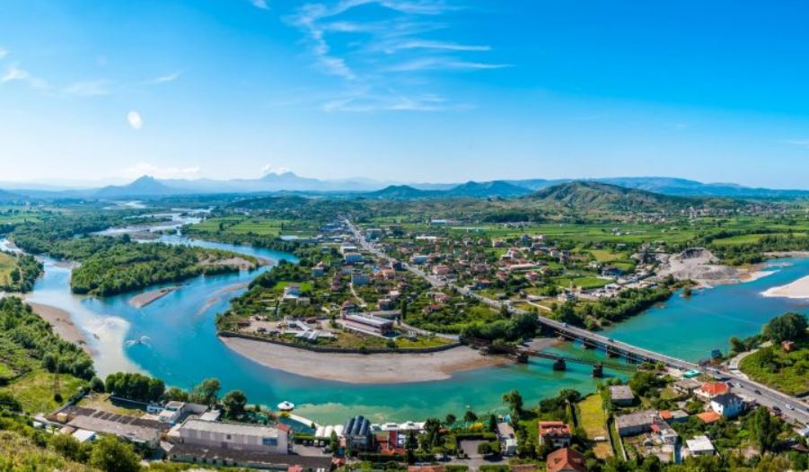 Shkodra tërheqë turistë nga e gjithë bota edhe në shtator