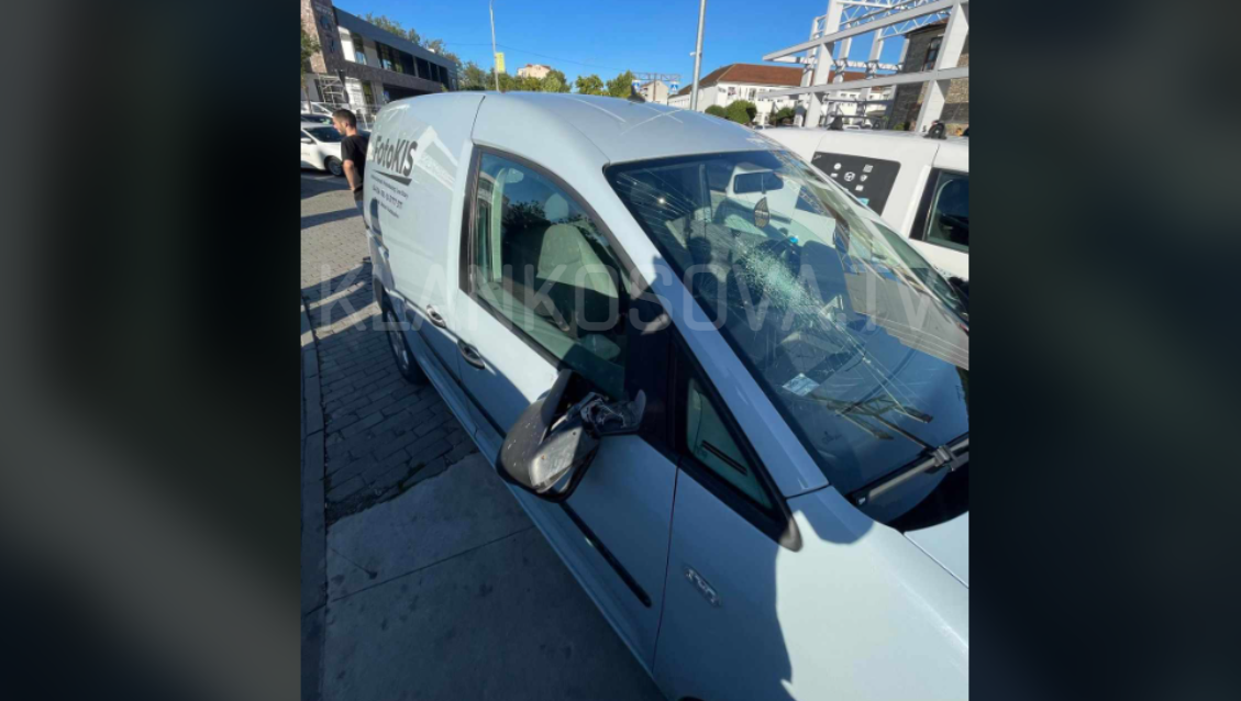 Dy tifozë të Prishtinës ndalohen për 48 orë nga policia, dëmtuan veturat në Suharekë pas humbjes nga Ballkani