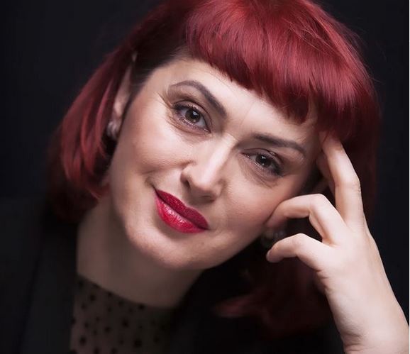 Eliza pyet: A je me mu a me arushën!