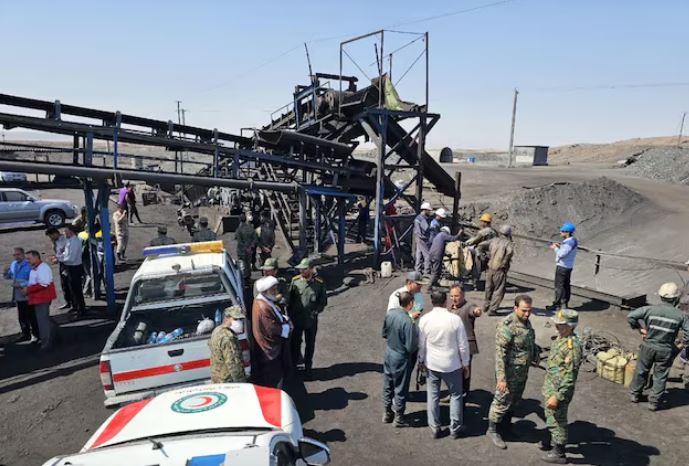 Arrin në 51 numri i viktimave nga shpërthimi në minierën e qymyrit në Iran