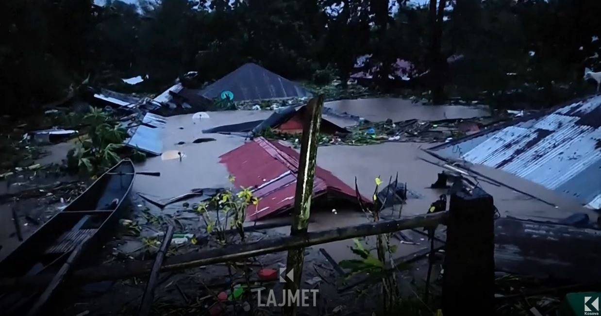 Fatkeqësia oqeanike: Stuhia “Trami” mbyt dhjetëra filipinas (VIDEO)