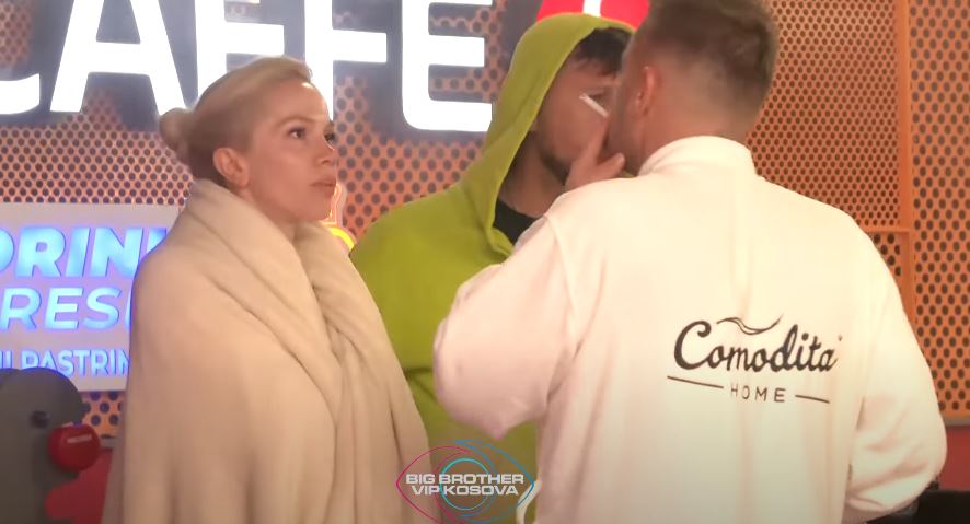 Sara e këshillon Rezin në prani të Mevlanit: Ti duhet të kontrollosh veten (VIDEO)