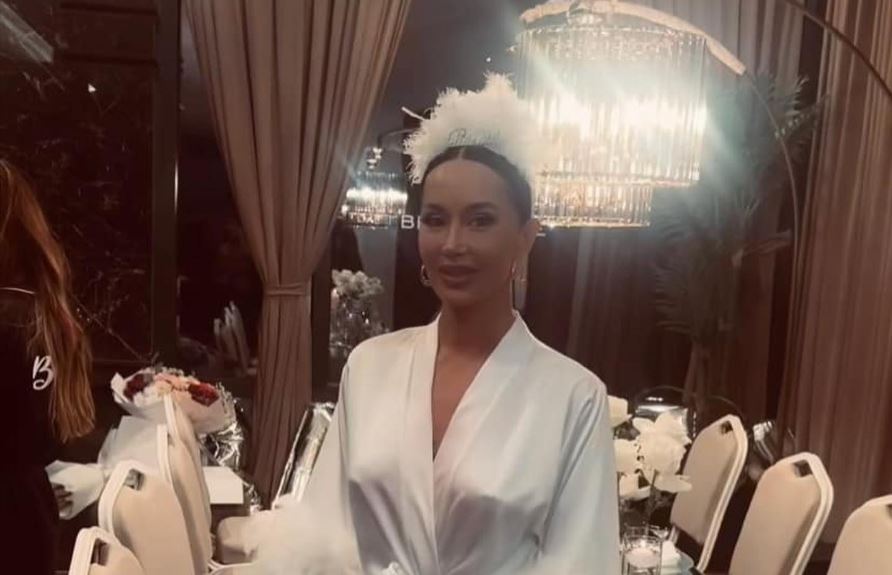 Dafina Zeqiri e lumtur me ndejën e beqarisë
