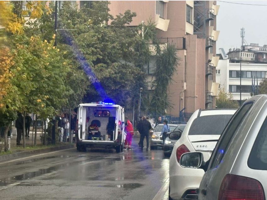 Këmbësoret që u goditën në rrugën "Luan Haradinaj", dërgohen për tretman mjekësor